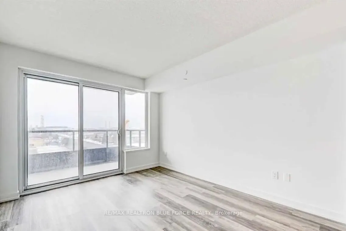 Photo 6 of Unit 810, 1480 Bayly Street, Pickering, Bay Ridges — HOMEH