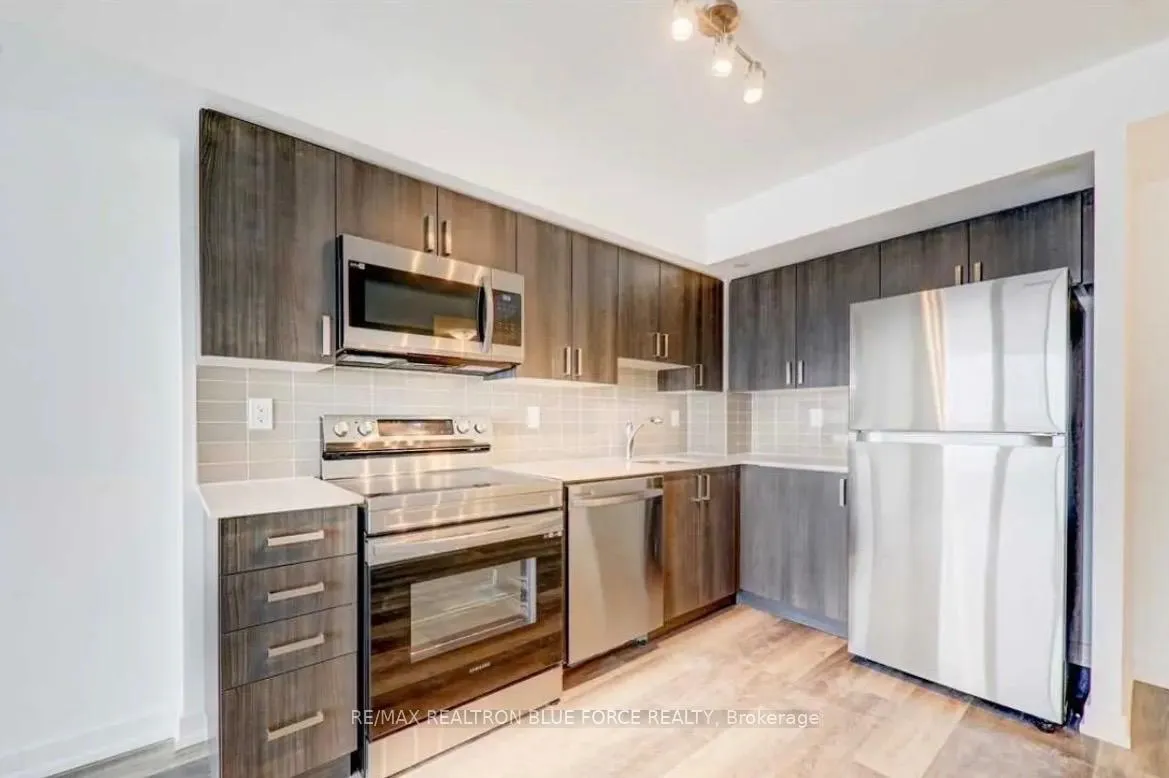 Photo 7 of Unit 810, 1480 Bayly Street, Pickering, Bay Ridges — HOMEH