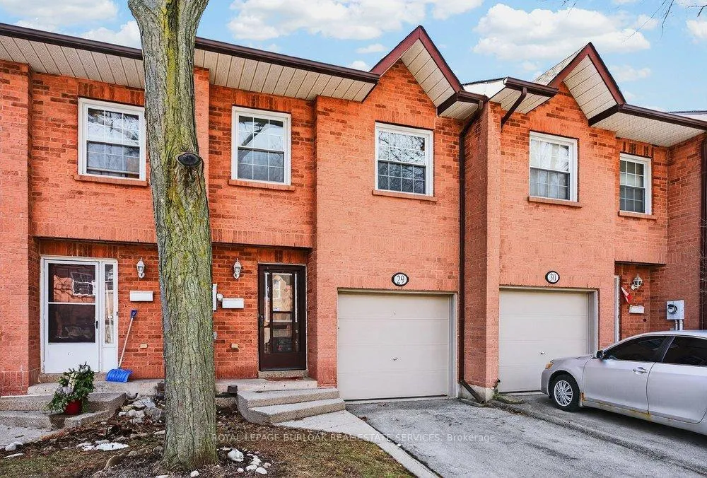 Photo 2 of Unit 29, 2004 Glenada Crescent, Oakville, Wedgewood Creek — HOMEH