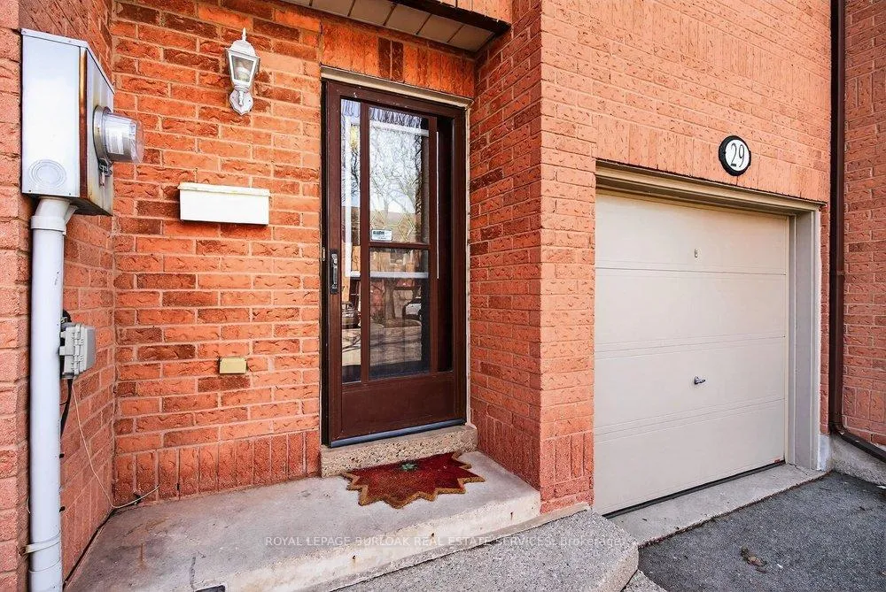 Photo 3 of Unit 29, 2004 Glenada Crescent, Oakville, Wedgewood Creek — HOMEH