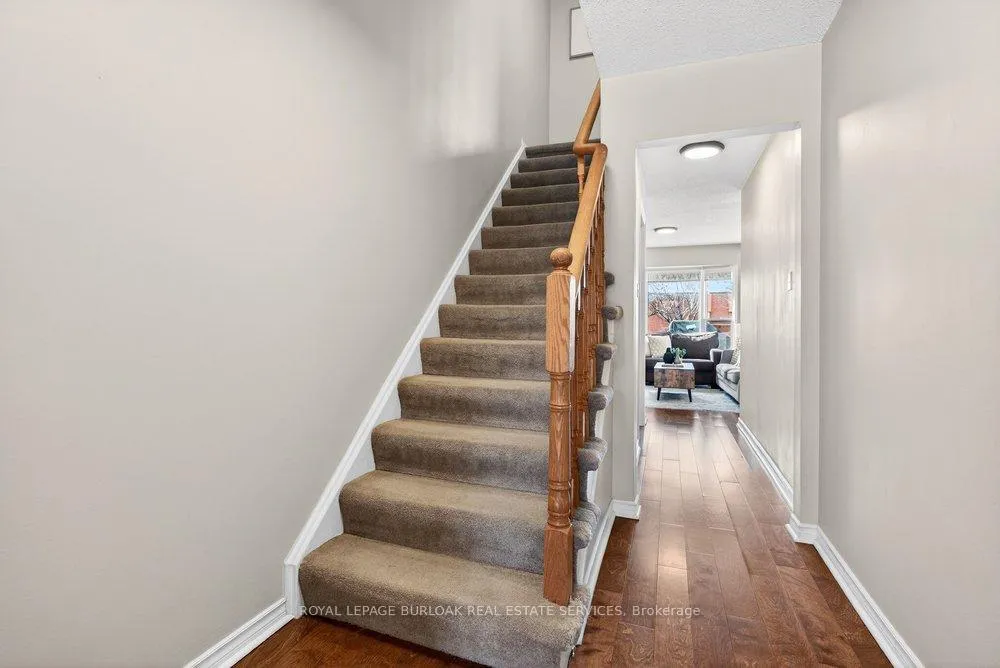 Photo 6 of Unit 29, 2004 Glenada Crescent, Oakville, Wedgewood Creek — HOMEH