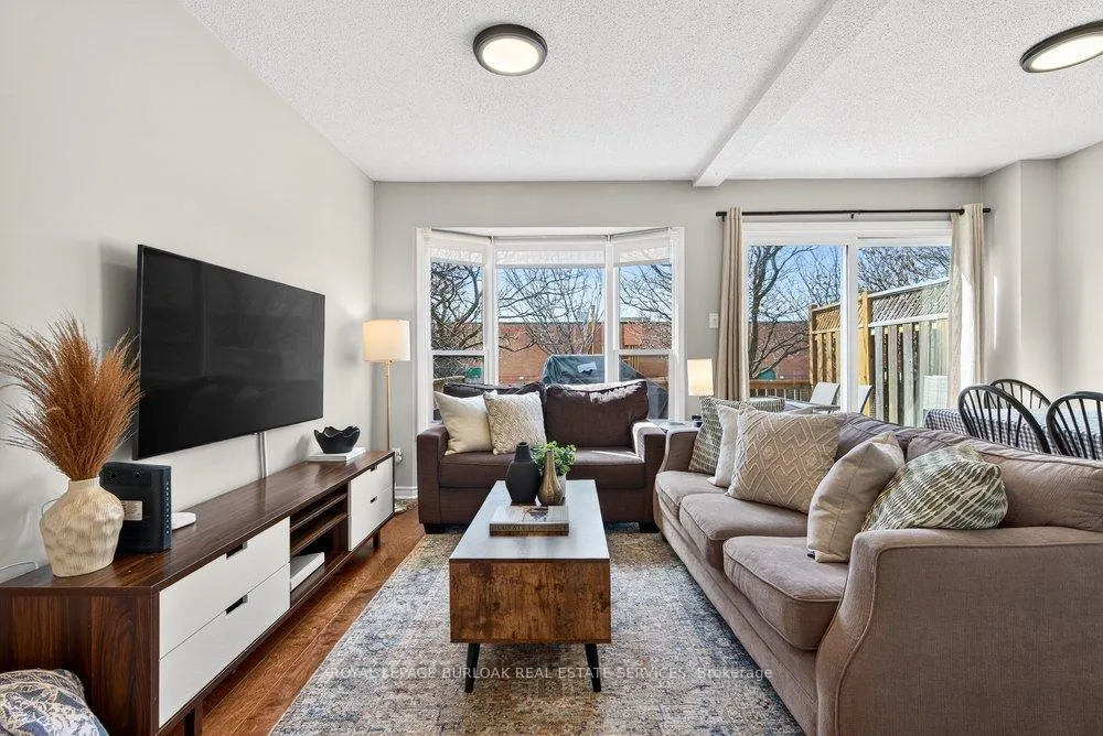 Photo 7 of Unit 29, 2004 Glenada Crescent, Oakville, Wedgewood Creek — HOMEH