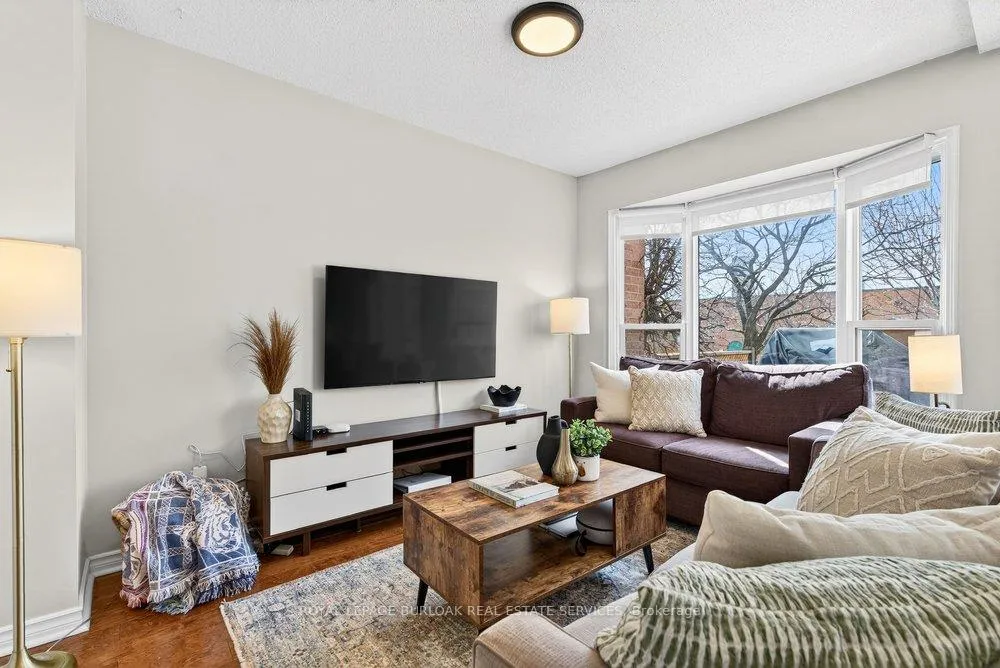 Photo 8 of Unit 29, 2004 Glenada Crescent, Oakville, Wedgewood Creek — HOMEH