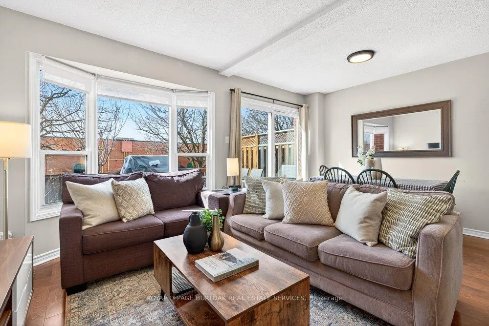 Photo 9 of Unit 29, 2004 Glenada Crescent, Oakville, Wedgewood Creek — HOMEH