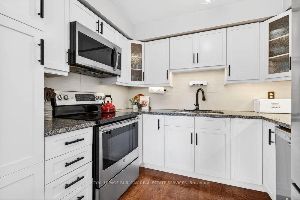 Photo 14 of Unit 29, 2004 Glenada Crescent, Oakville, Wedgewood Creek — HOMEH