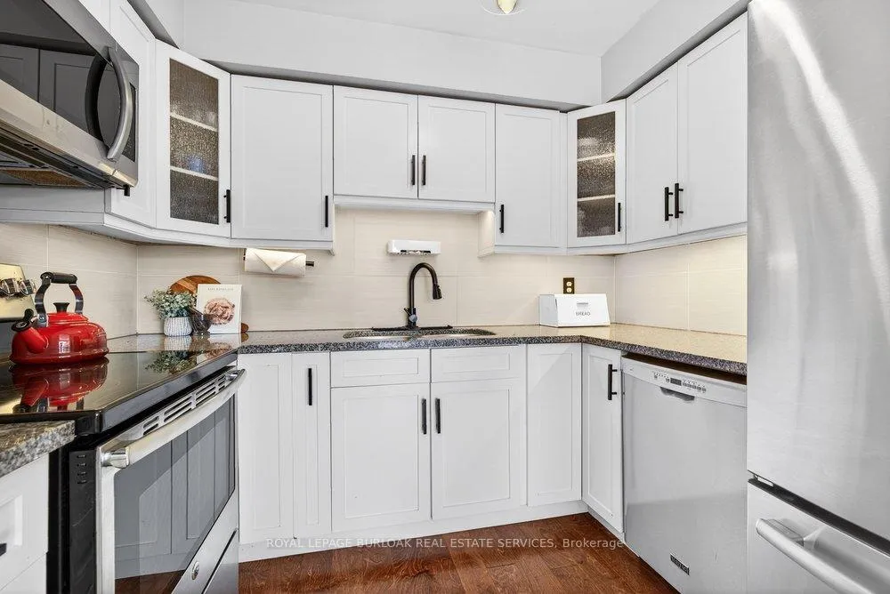 Photo 15 of Unit 29, 2004 Glenada Crescent, Oakville, Wedgewood Creek — HOMEH
