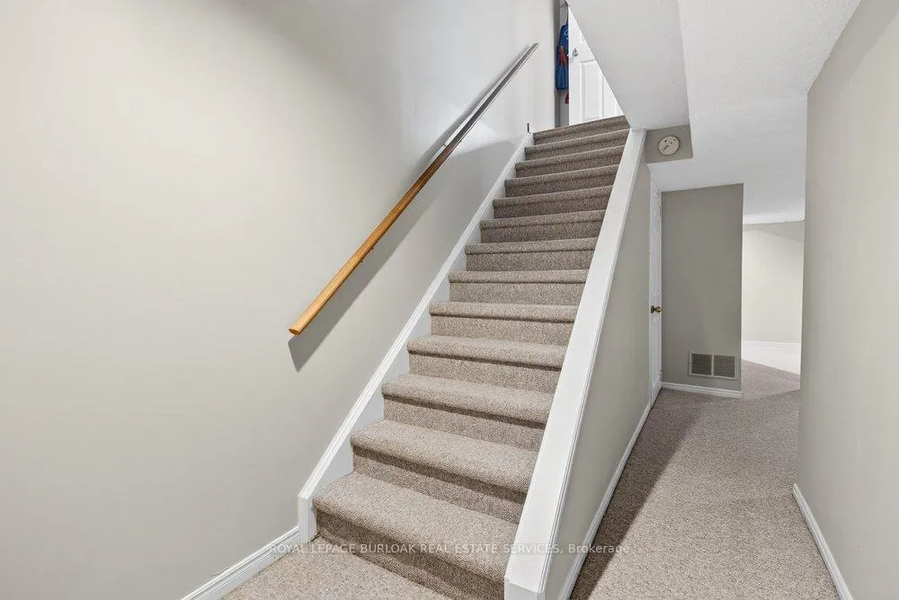 Photo 29 of Unit 29, 2004 Glenada Crescent, Oakville, Wedgewood Creek — HOMEH