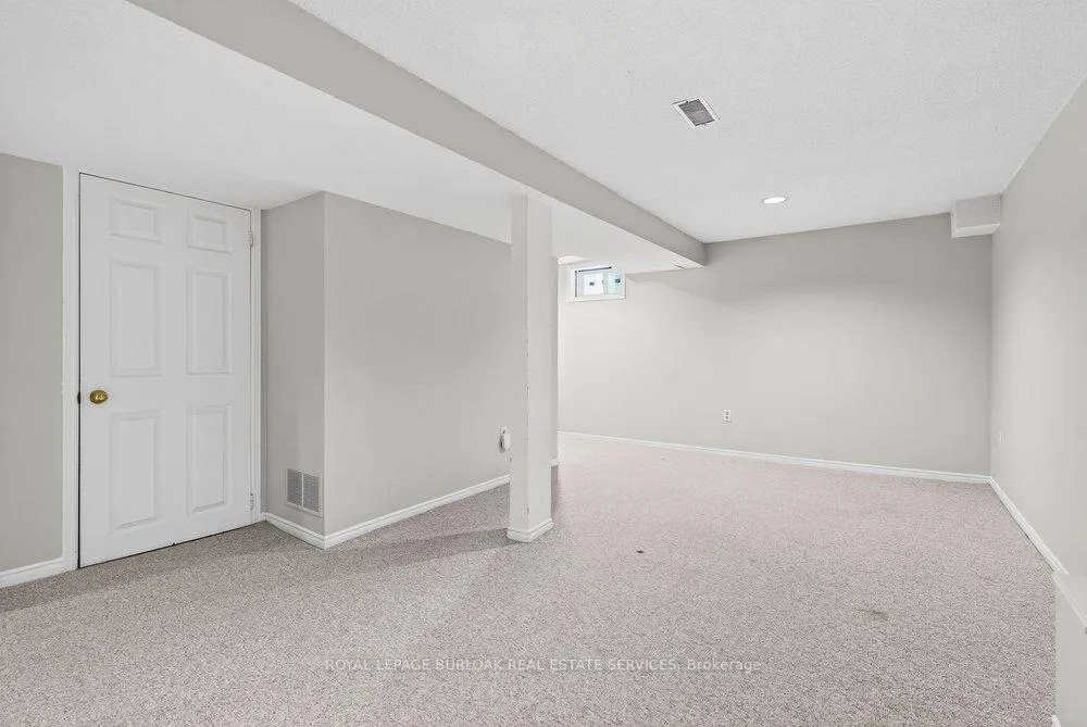 Photo 31 of Unit 29, 2004 Glenada Crescent, Oakville, Wedgewood Creek — HOMEH