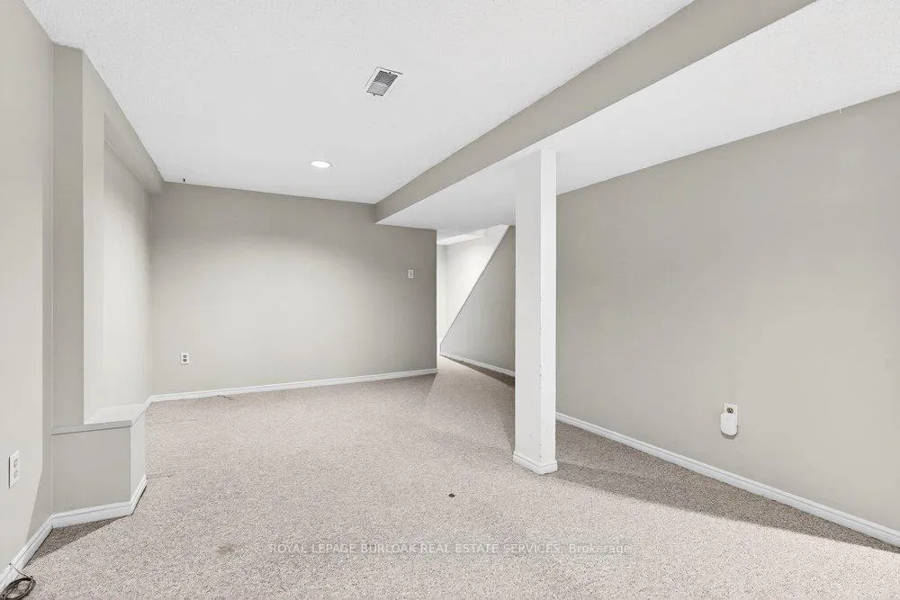 Photo 32 of Unit 29, 2004 Glenada Crescent, Oakville, Wedgewood Creek — HOMEH