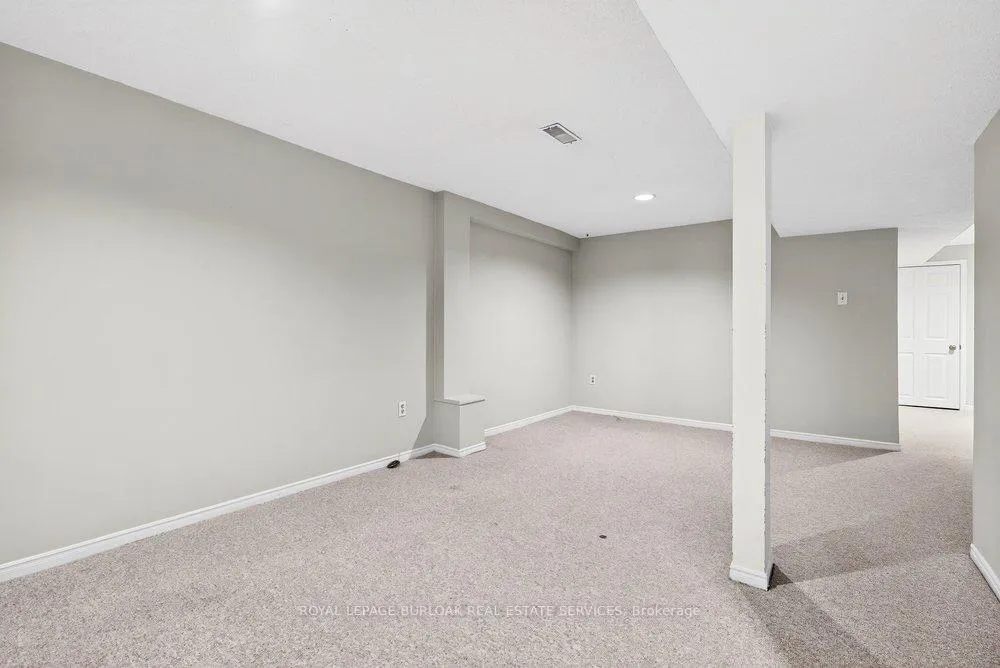 Photo 33 of Unit 29, 2004 Glenada Crescent, Oakville, Wedgewood Creek — HOMEH
