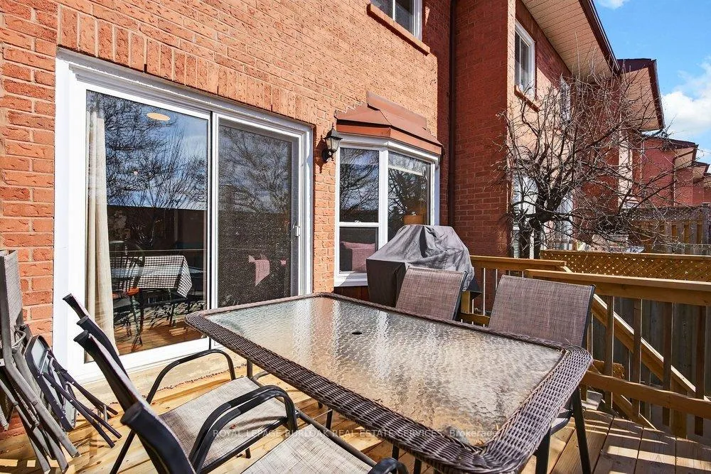 Photo 37 of Unit 29, 2004 Glenada Crescent, Oakville, Wedgewood Creek — HOMEH