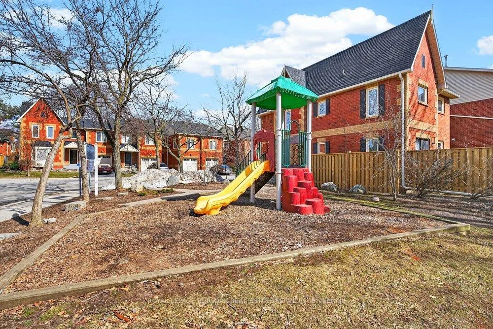 Photo 41 of Unit 29, 2004 Glenada Crescent, Oakville, Wedgewood Creek — HOMEH