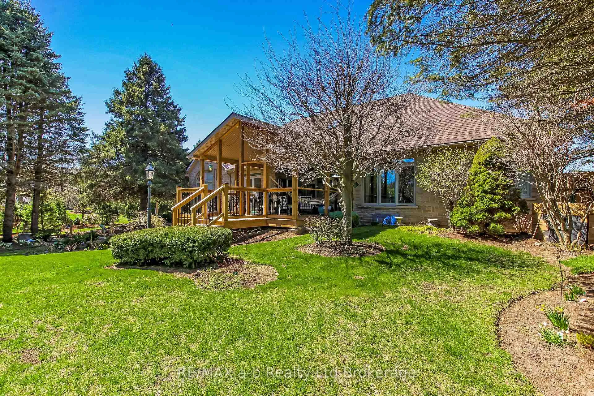 Photo 23 of 15 Otterview Drive, Norwich, Otterville — HOMEH