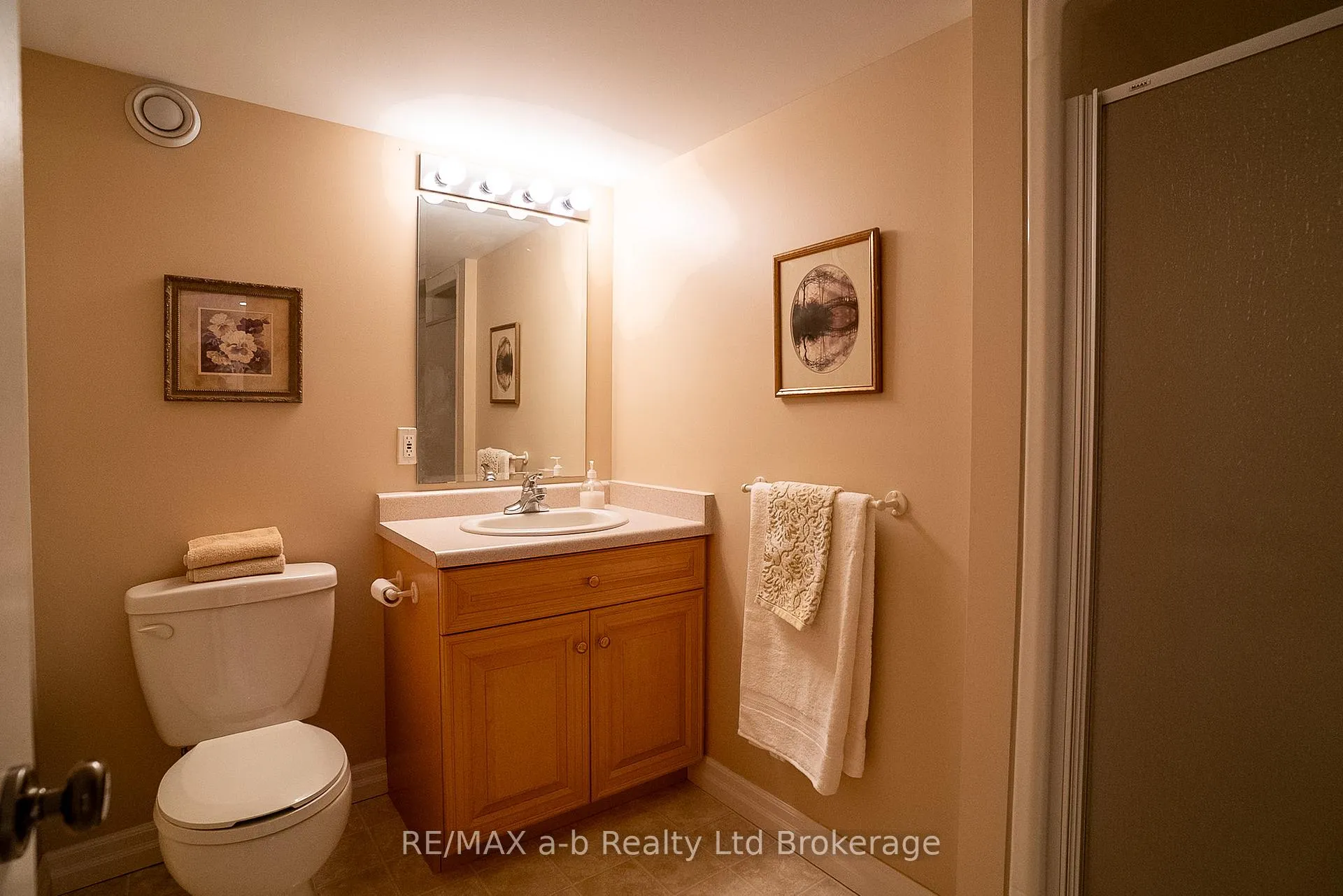 Photo 22 of 15 Otterview Drive, Norwich, Otterville — HOMEH
