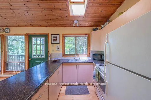 Photo 5 of 1023 Maiden Trail, Minden Hills, Lutterworth — HOMEH