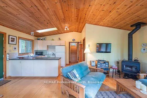 Photo 7 of 1023 Maiden Trail, Minden Hills, Lutterworth — HOMEH