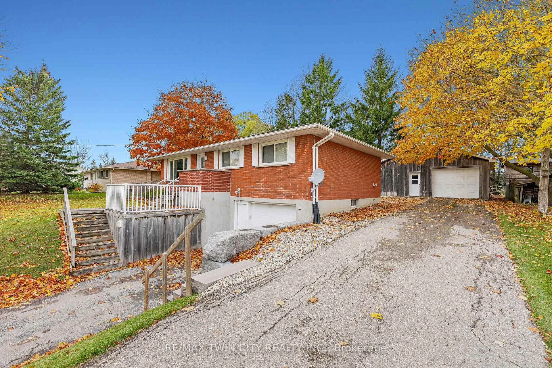 Photo 5 of 1297 Queens Bush Road, Wellesley — HOMEH
