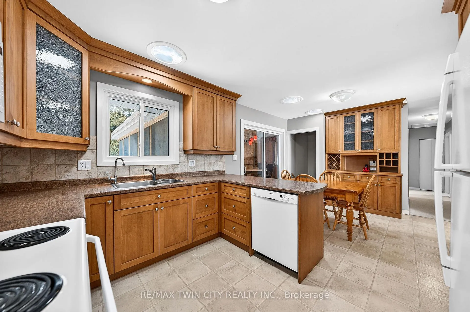 Photo 12 of 1297 Queens Bush Road, Wellesley — HOMEH