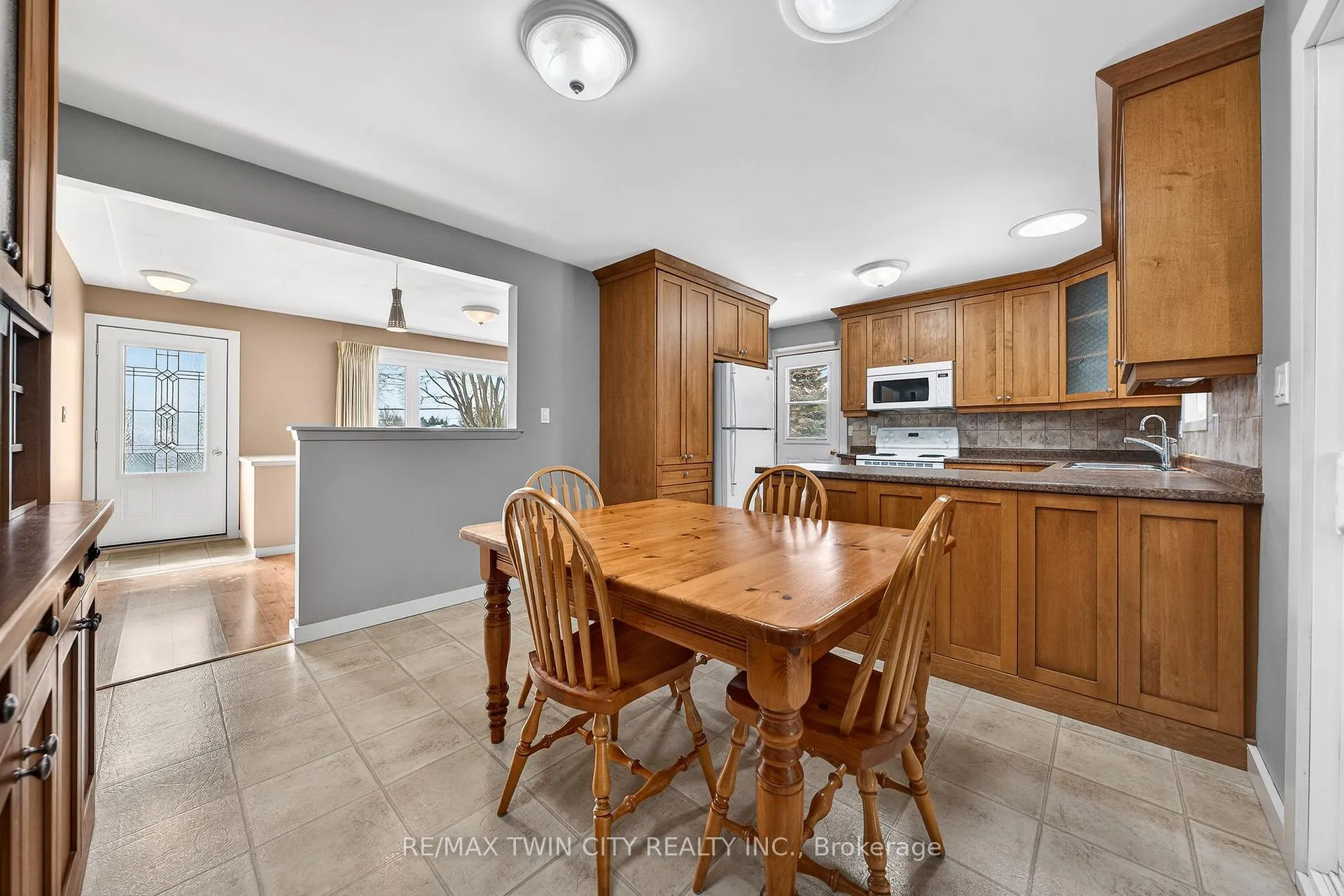 Photo 13 of 1297 Queens Bush Road, Wellesley — HOMEH