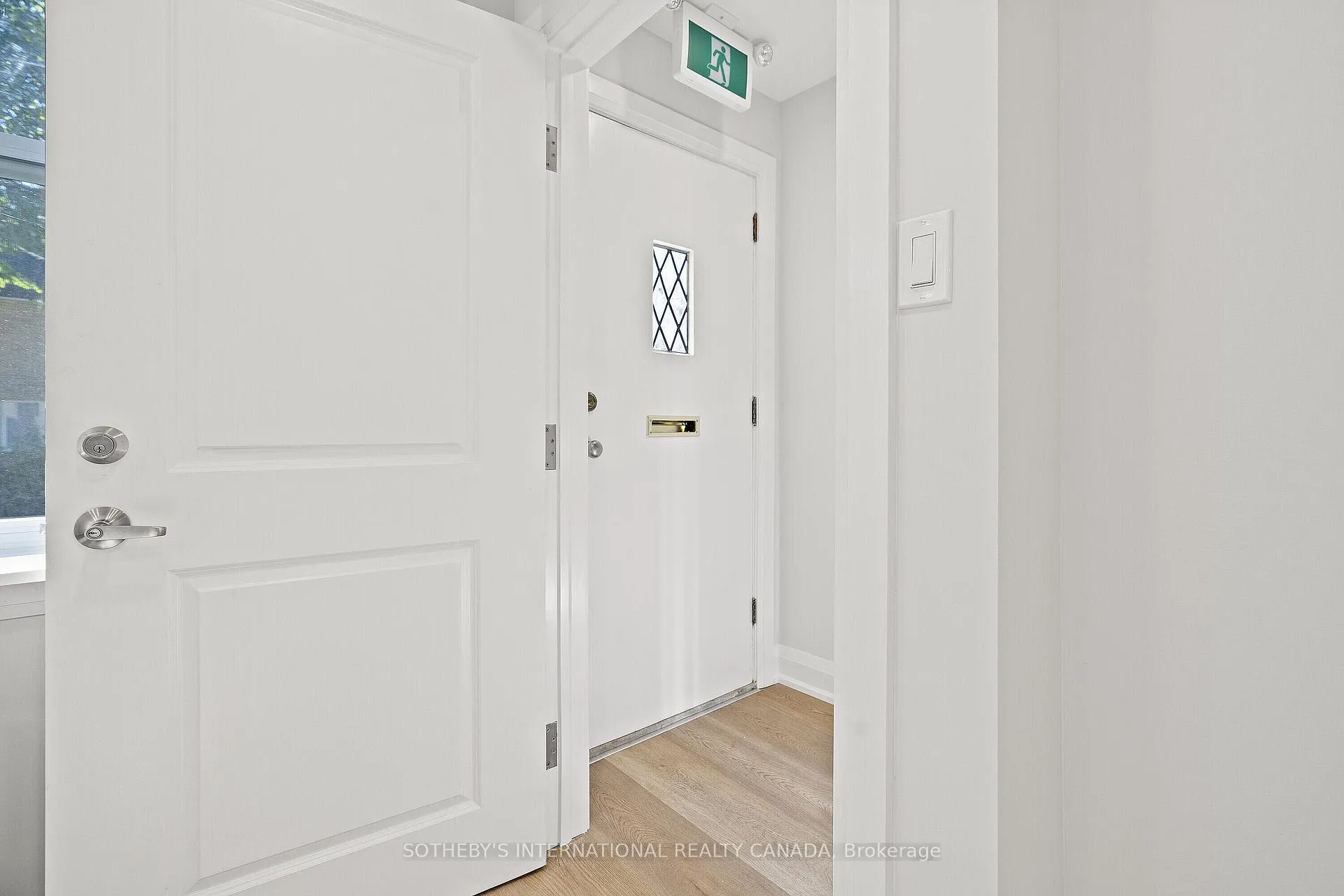 Photo 2 of Unit Main, 30 Strathgowan Avenue, Toronto, Lawrence Park South — HOMEH