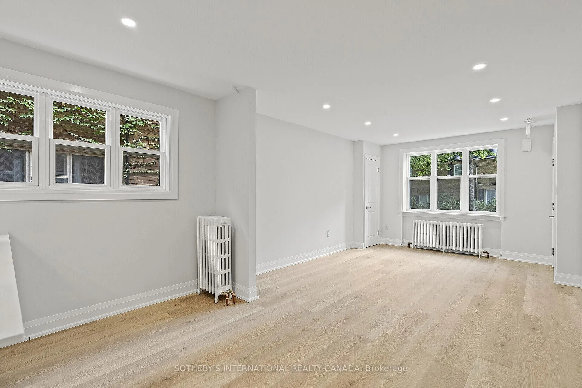 Photo 3 of Unit Main, 30 Strathgowan Avenue, Toronto, Lawrence Park South — HOMEH