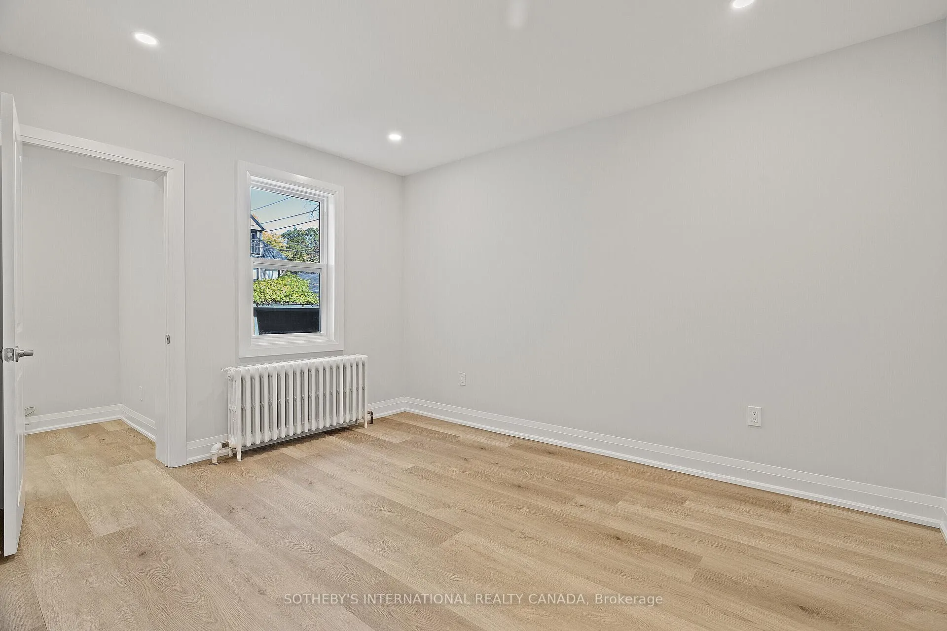 Photo 8 of Unit Main, 30 Strathgowan Avenue, Toronto, Lawrence Park South — HOMEH