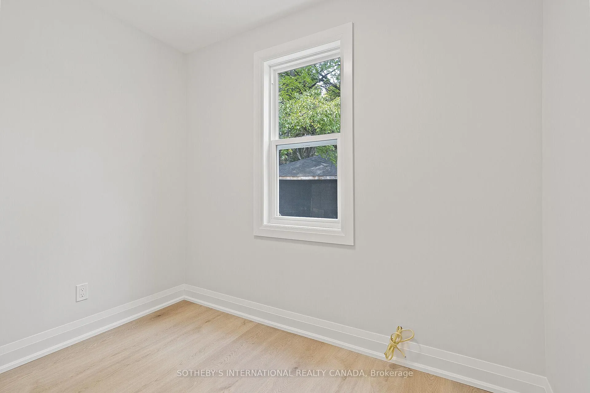 Photo 10 of Unit Main, 30 Strathgowan Avenue, Toronto, Lawrence Park South — HOMEH