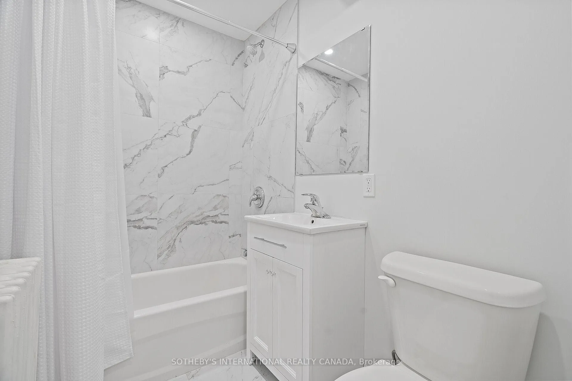 Photo 11 of Unit Main, 30 Strathgowan Avenue, Toronto, Lawrence Park South — HOMEH