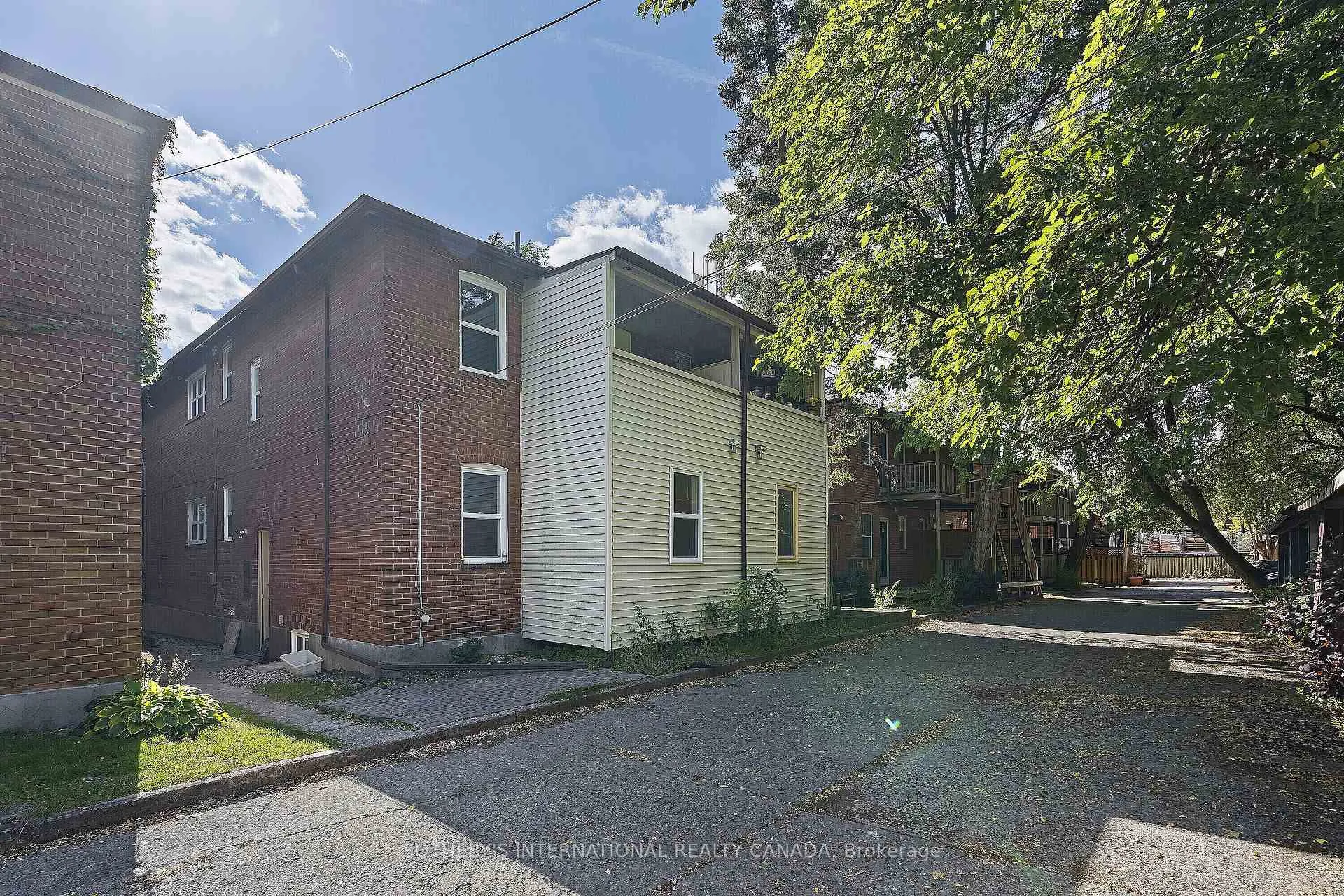 Photo 15 of Unit Main, 30 Strathgowan Avenue, Toronto, Lawrence Park South — HOMEH