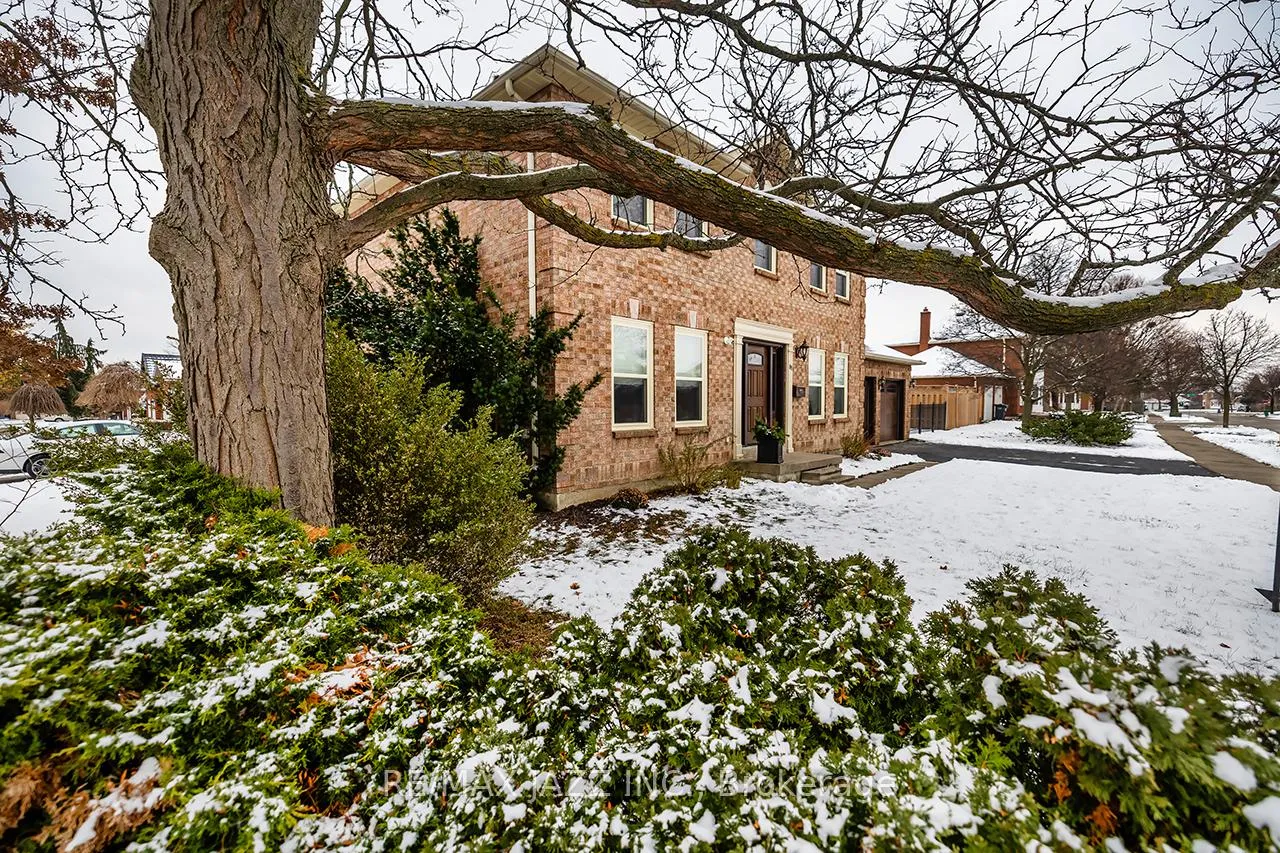 Photo 4 of 81 Burgby Avenue, Brampton, Northwood Park — HOMEH