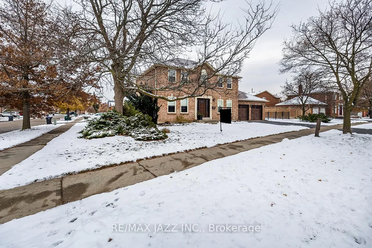 Photo 5 of 81 Burgby Avenue, Brampton, Northwood Park — HOMEH
