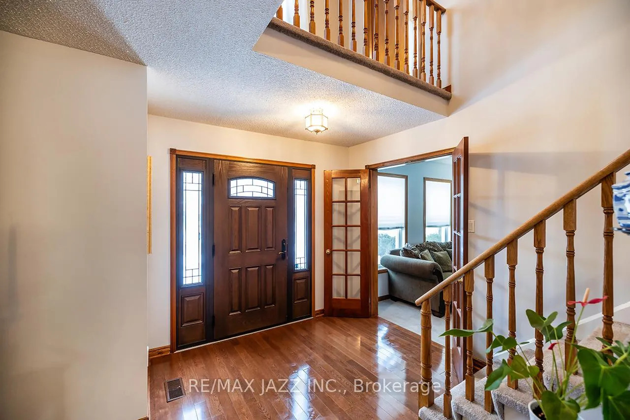 Photo 6 of 81 Burgby Avenue, Brampton, Northwood Park — HOMEH