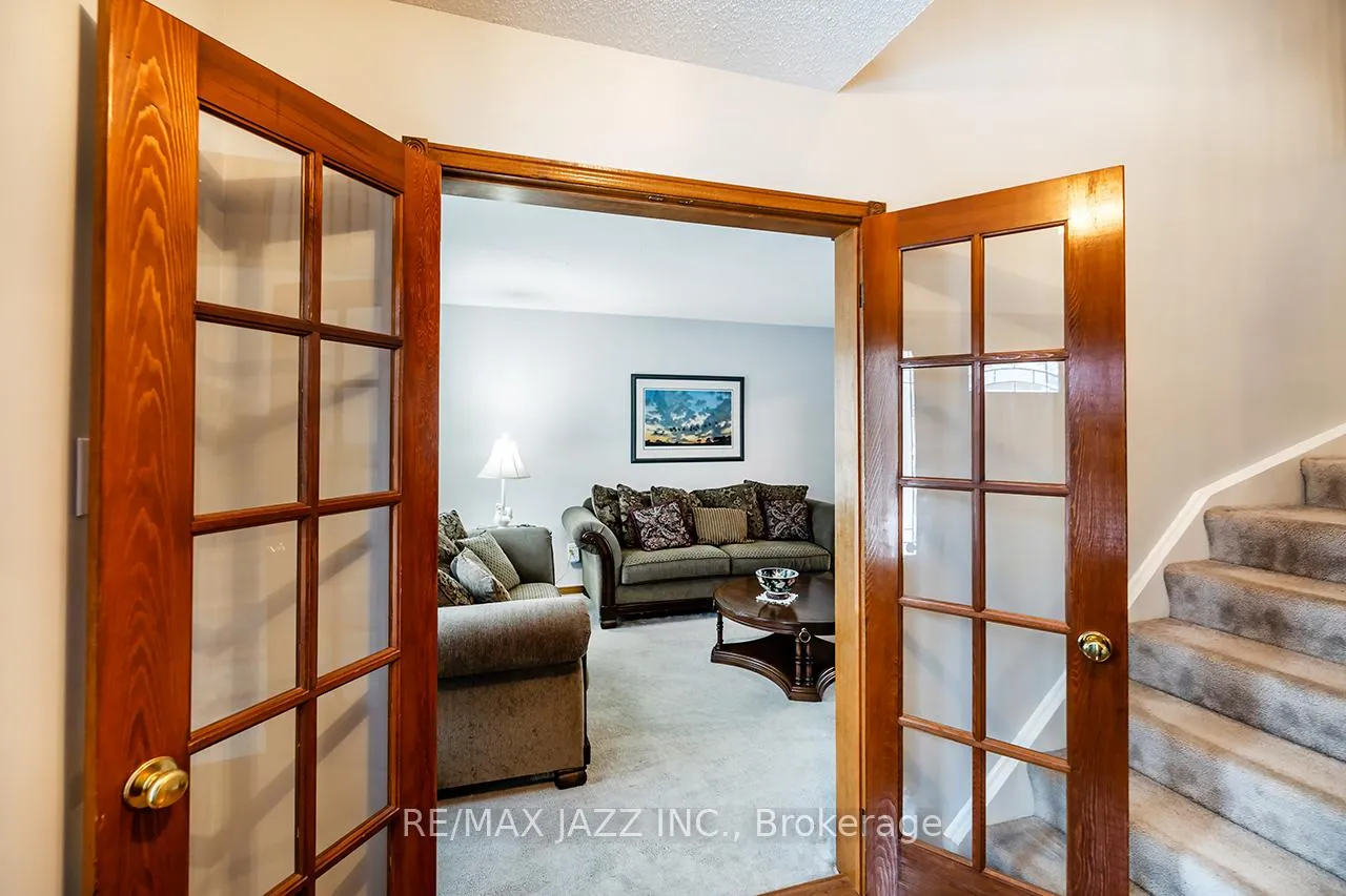 Photo 9 of 81 Burgby Avenue, Brampton, Northwood Park — HOMEH