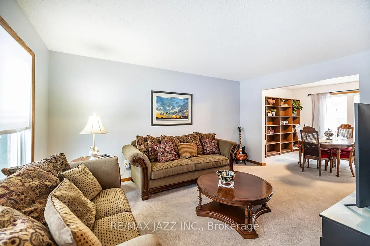 Photo 10 of 81 Burgby Avenue, Brampton, Northwood Park — HOMEH