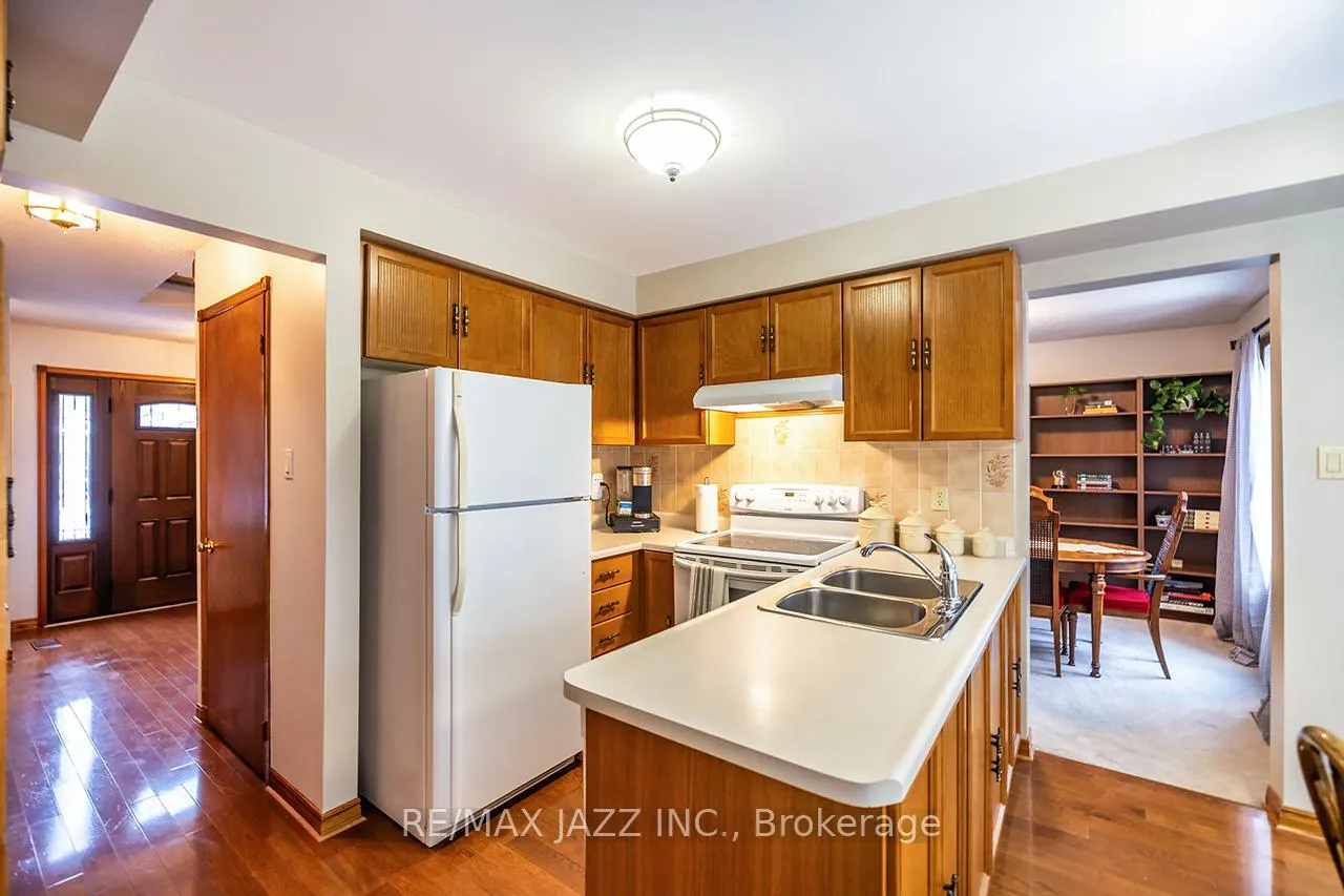 Photo 18 of 81 Burgby Avenue, Brampton, Northwood Park — HOMEH