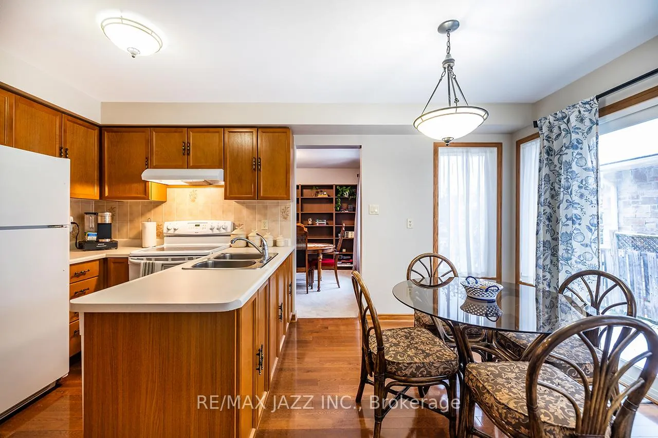 Photo 19 of 81 Burgby Avenue, Brampton, Northwood Park — HOMEH