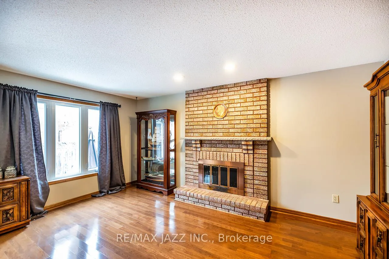 Photo 22 of 81 Burgby Avenue, Brampton, Northwood Park — HOMEH