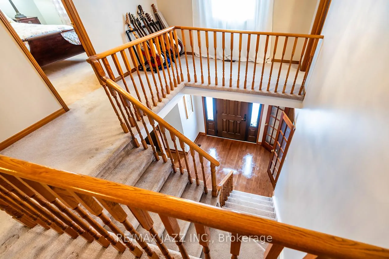 Photo 25 of 81 Burgby Avenue, Brampton, Northwood Park — HOMEH
