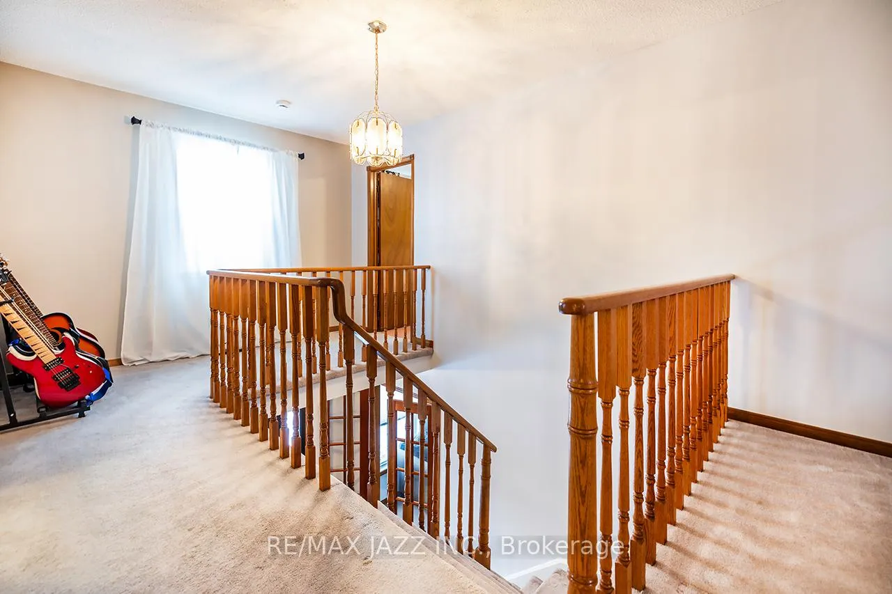 Photo 26 of 81 Burgby Avenue, Brampton, Northwood Park — HOMEH
