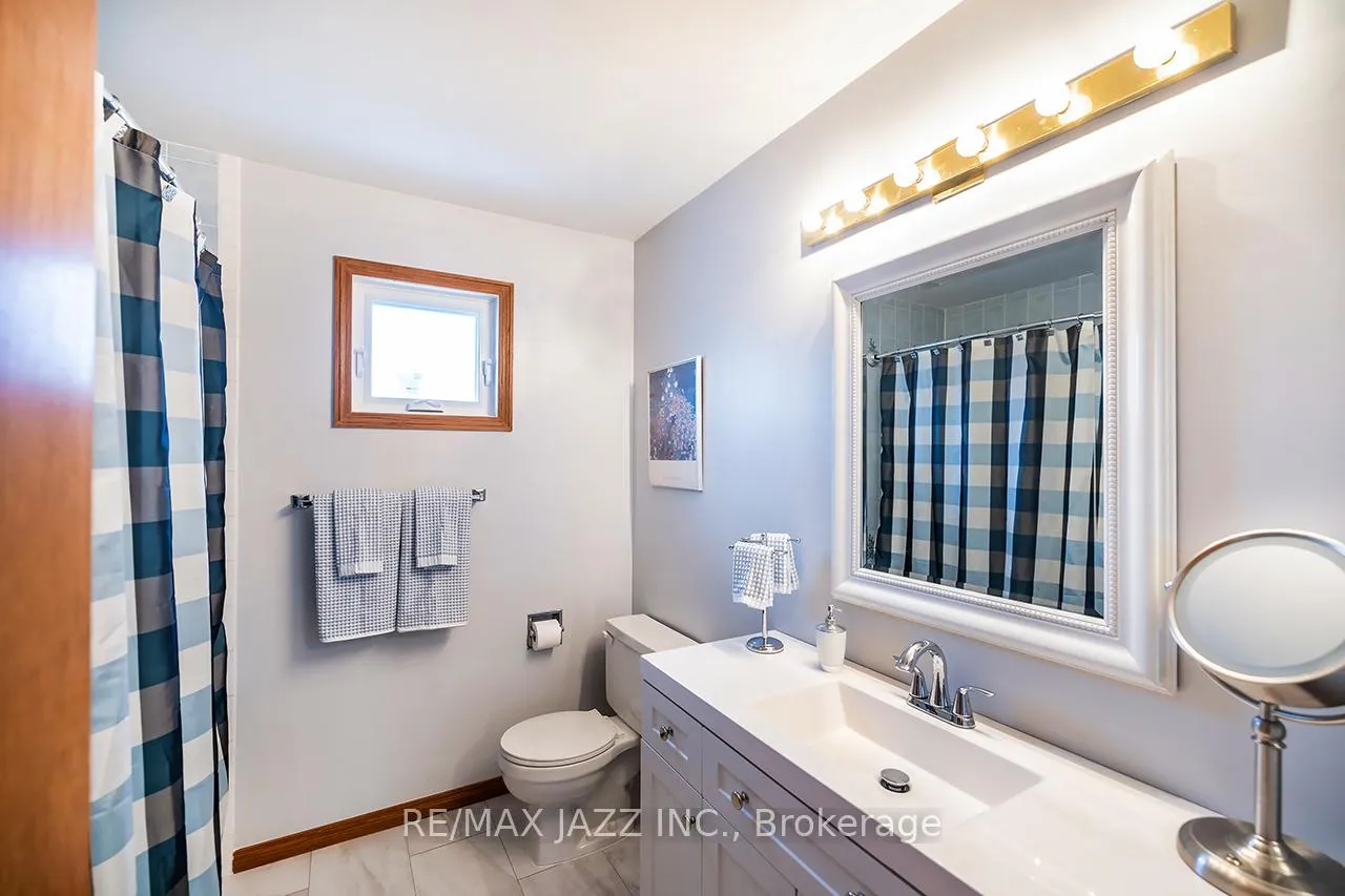 Photo 32 of 81 Burgby Avenue, Brampton, Northwood Park — HOMEH