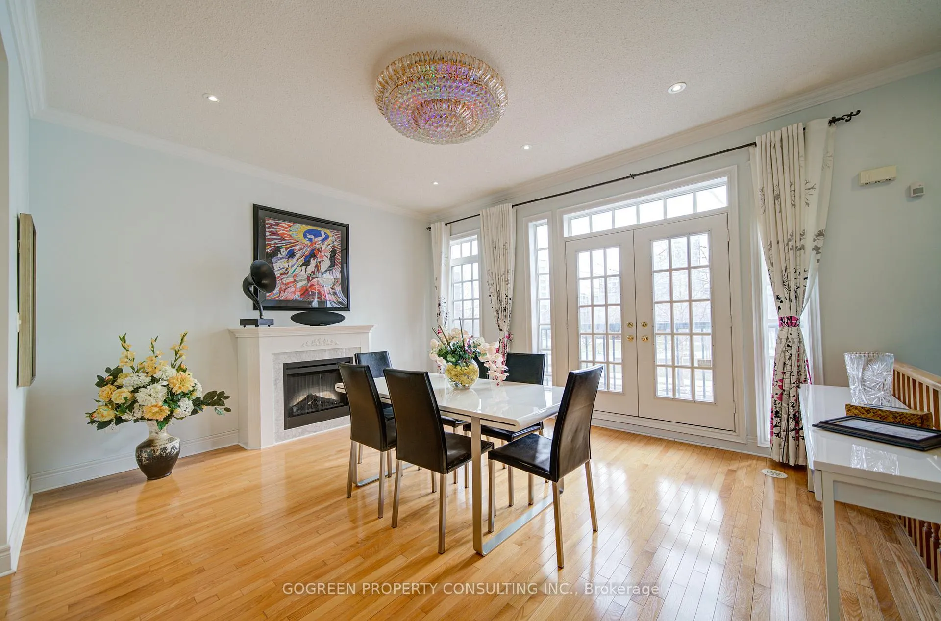 Photo 4 of 20 Bonnycastle Road, Markham, Unionville — HOMEH