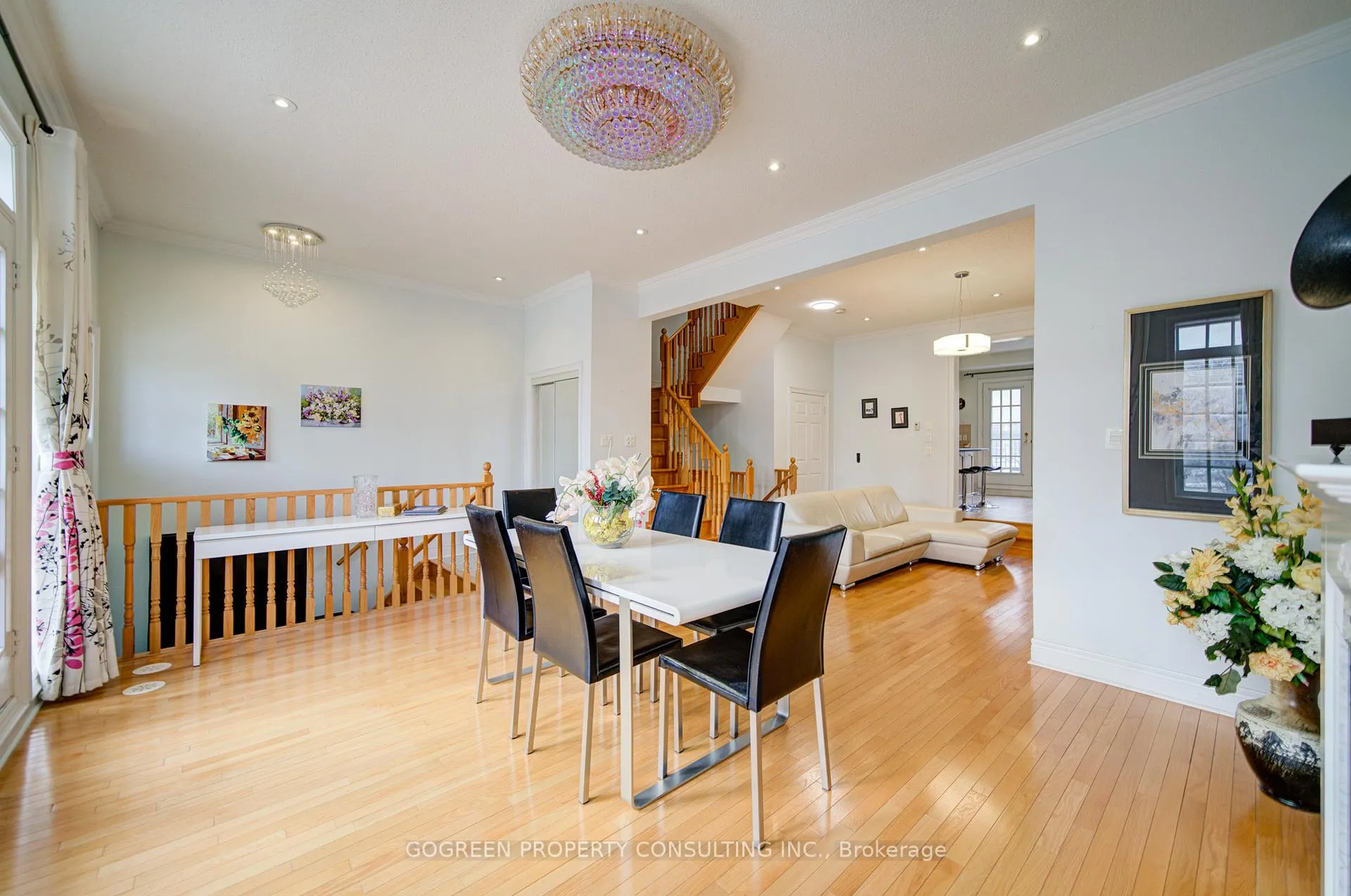 Photo 7 of 20 Bonnycastle Road, Markham, Unionville — HOMEH