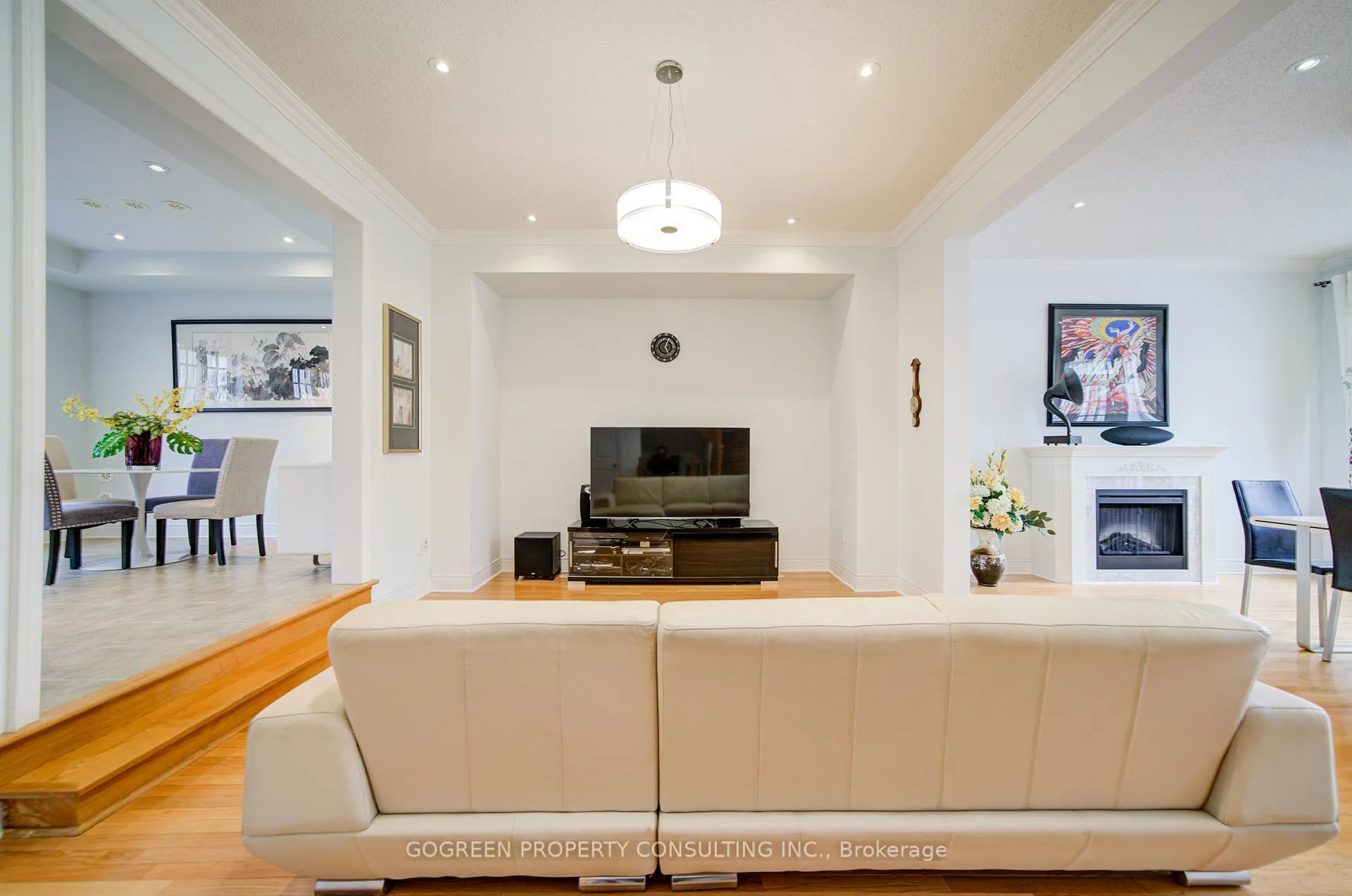 Photo 11 of 20 Bonnycastle Road, Markham, Unionville — HOMEH