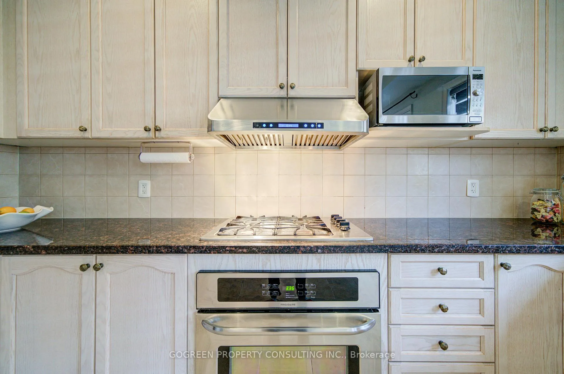 Photo 16 of 20 Bonnycastle Road, Markham, Unionville — HOMEH