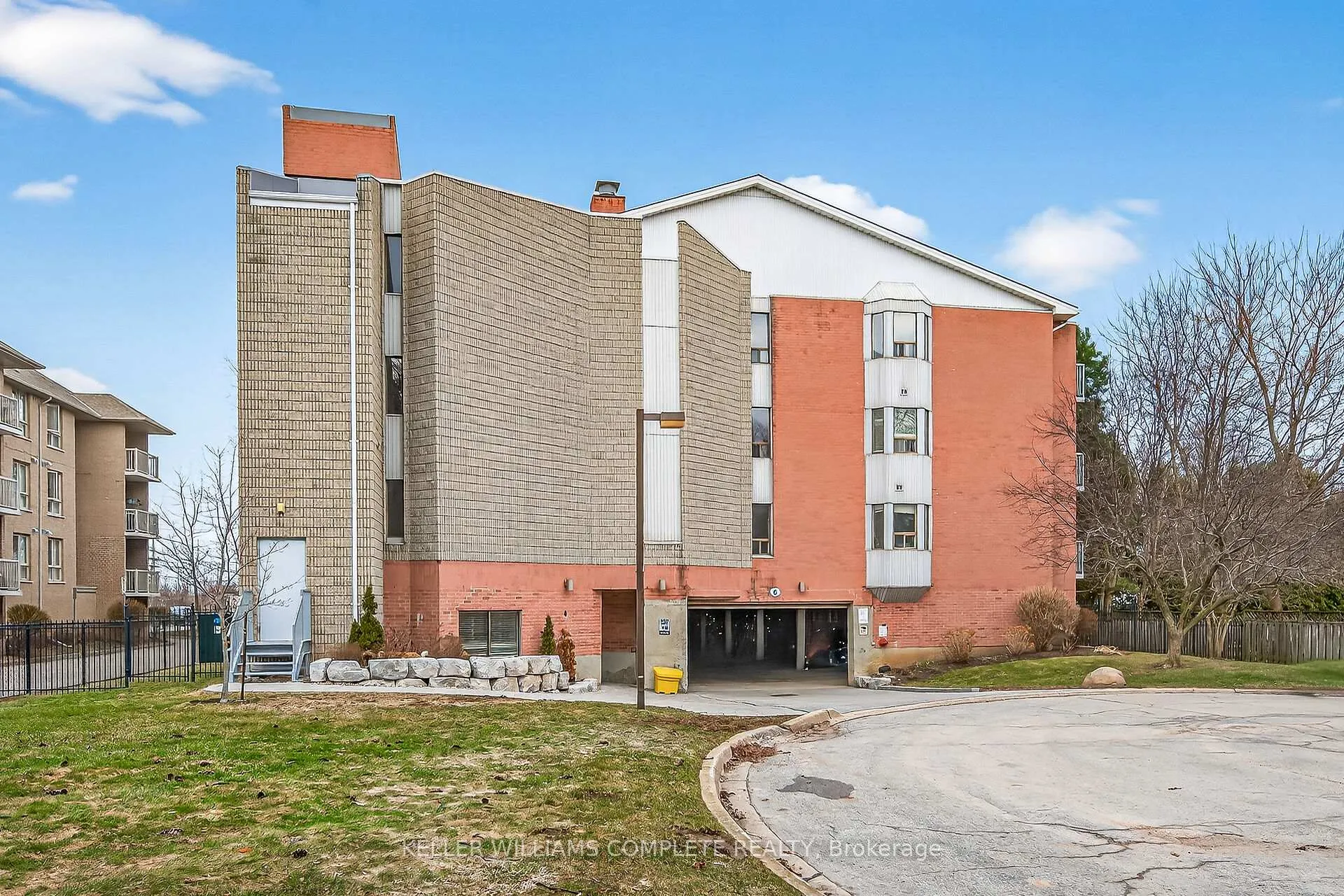 Front of Unit 208, 6 Niagara Street