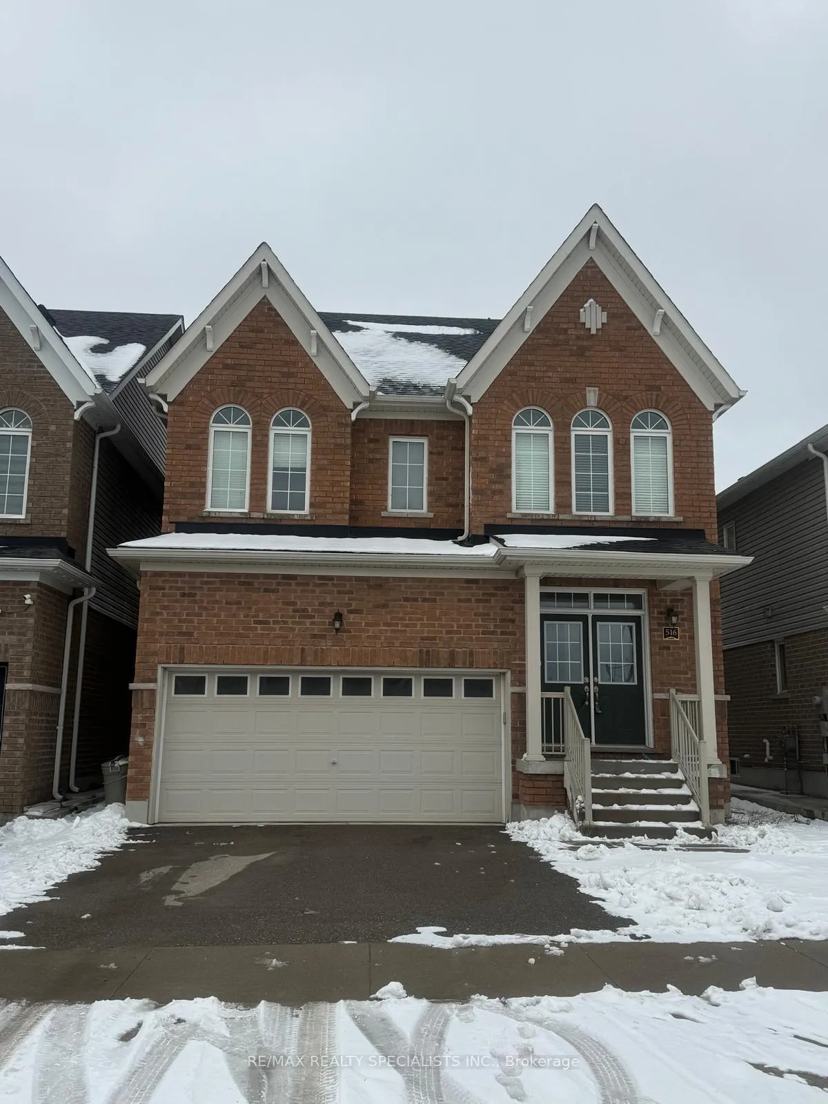 Front of Unit Upper, 516 Linden Drive