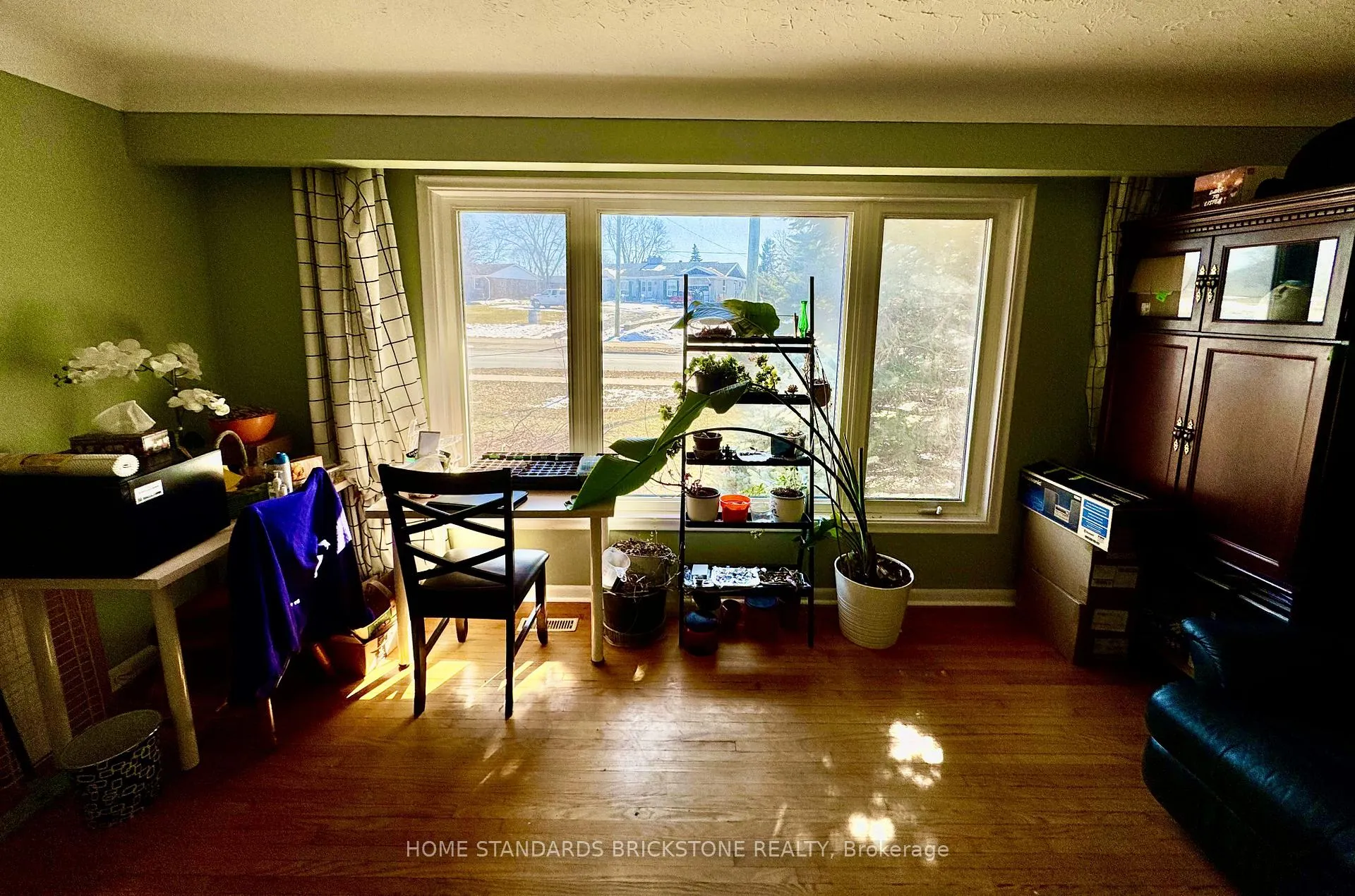 Photo 6 of 168 St Davids Road, St. Catharines, Burleigh Hill — HOMEH