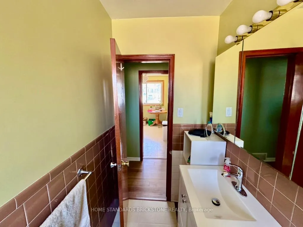 Photo 10 of 168 St Davids Road, St. Catharines, Burleigh Hill — HOMEH