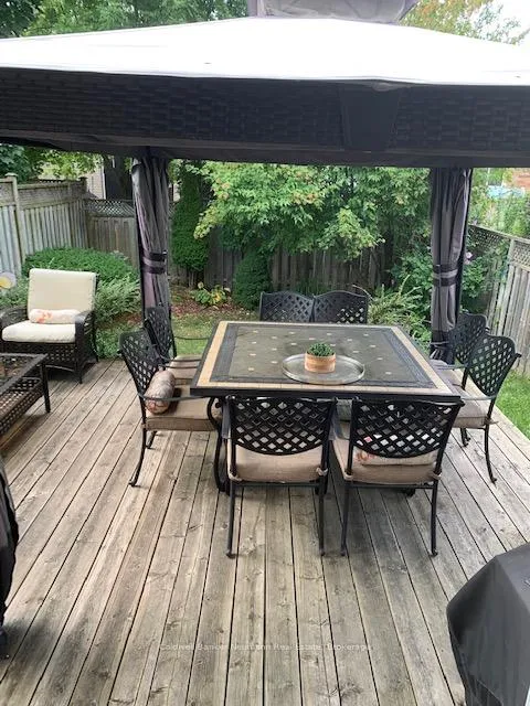 Photo 2 of 147 Gosling Gardens, Guelph, Clairfields/Hanlon Business Park — HOMEH