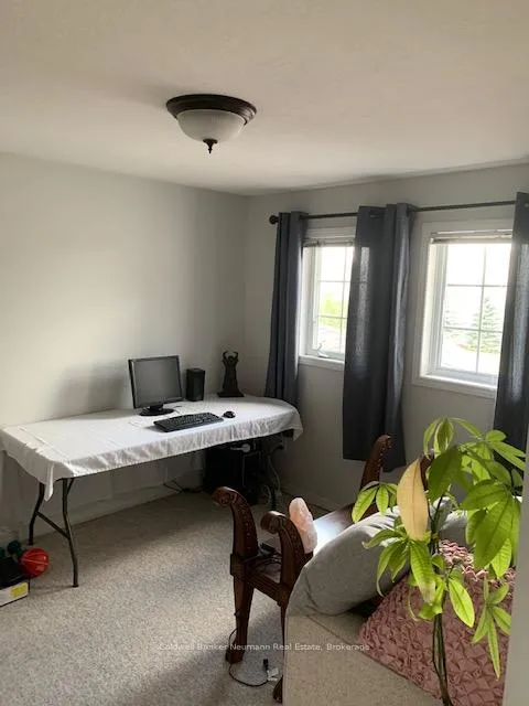 Photo 8 of 147 Gosling Gardens, Guelph, Clairfields/Hanlon Business Park — HOMEH